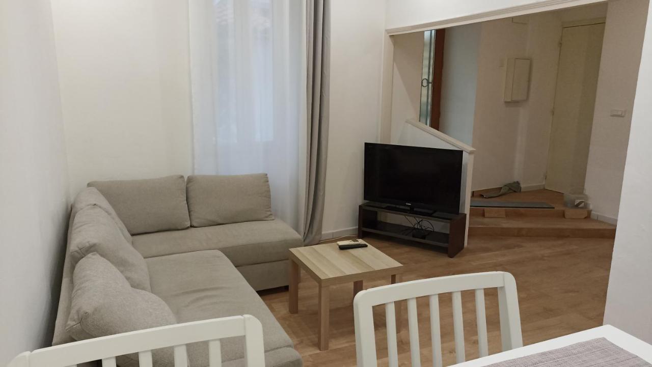 Studio Neuf Climatise Avec Terrasse #4 تولون المظهر الخارجي الصورة