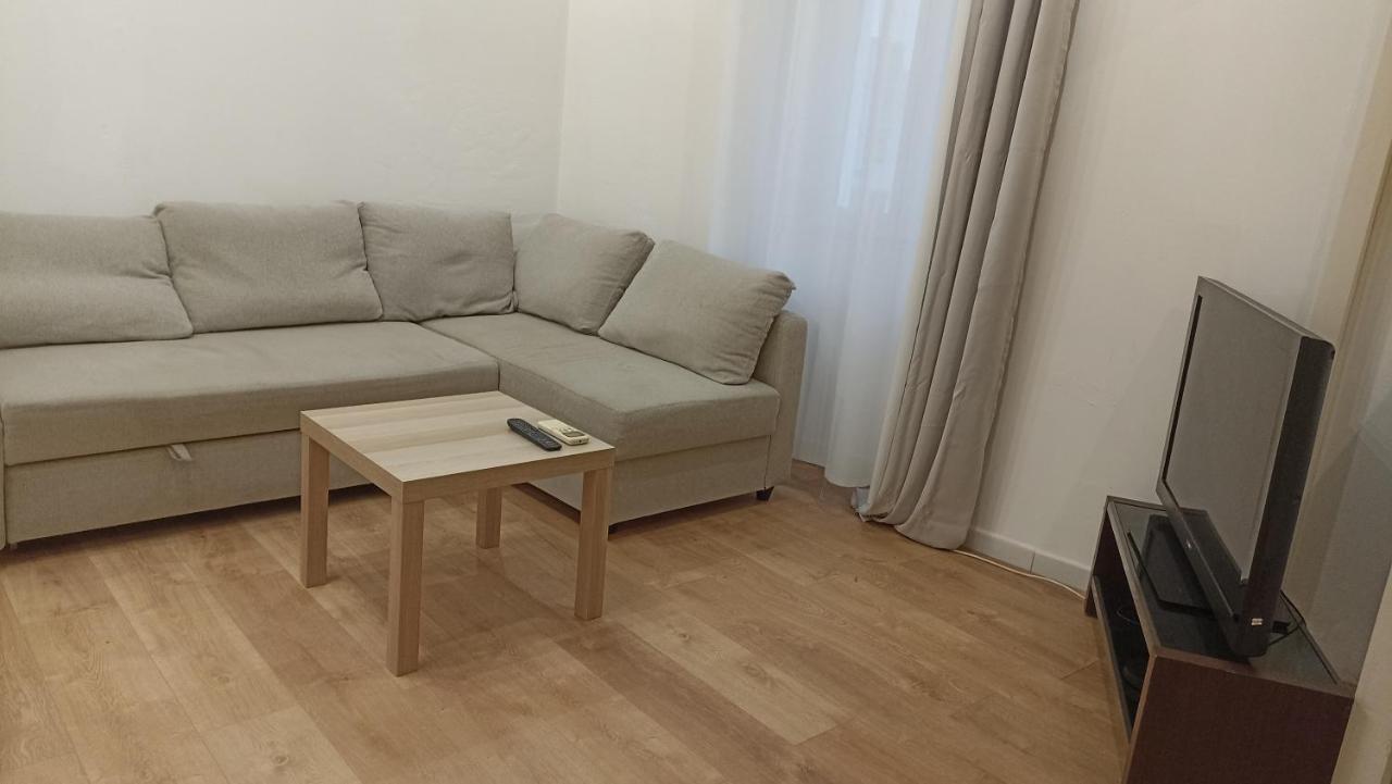 Studio Neuf Climatise Avec Terrasse #4 تولون المظهر الخارجي الصورة