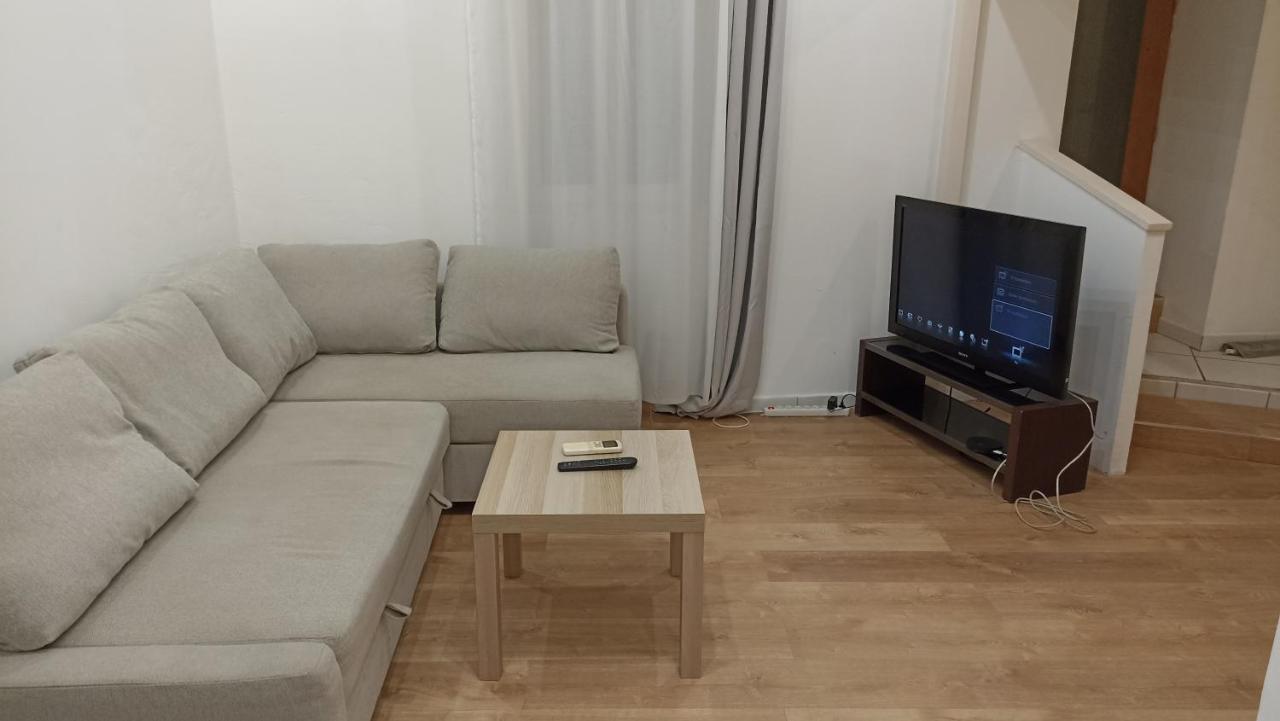 Studio Neuf Climatise Avec Terrasse #4 تولون المظهر الخارجي الصورة