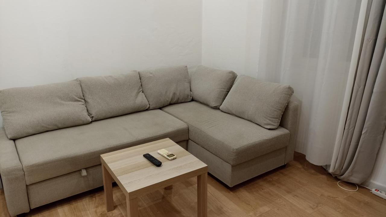 Studio Neuf Climatise Avec Terrasse #4 تولون المظهر الخارجي الصورة