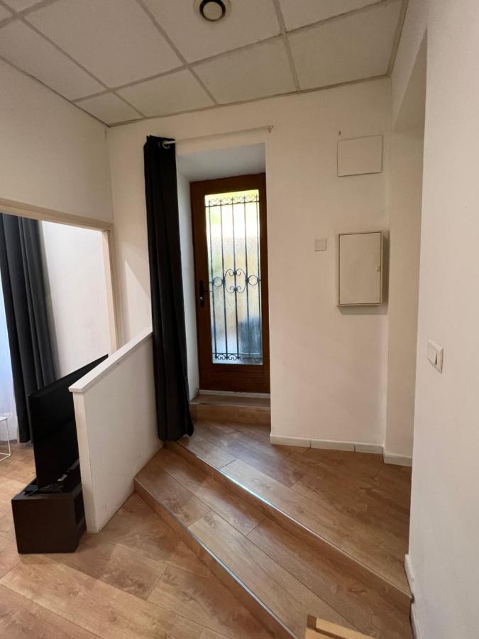 Studio Neuf Climatise Avec Terrasse #4 تولون المظهر الخارجي الصورة